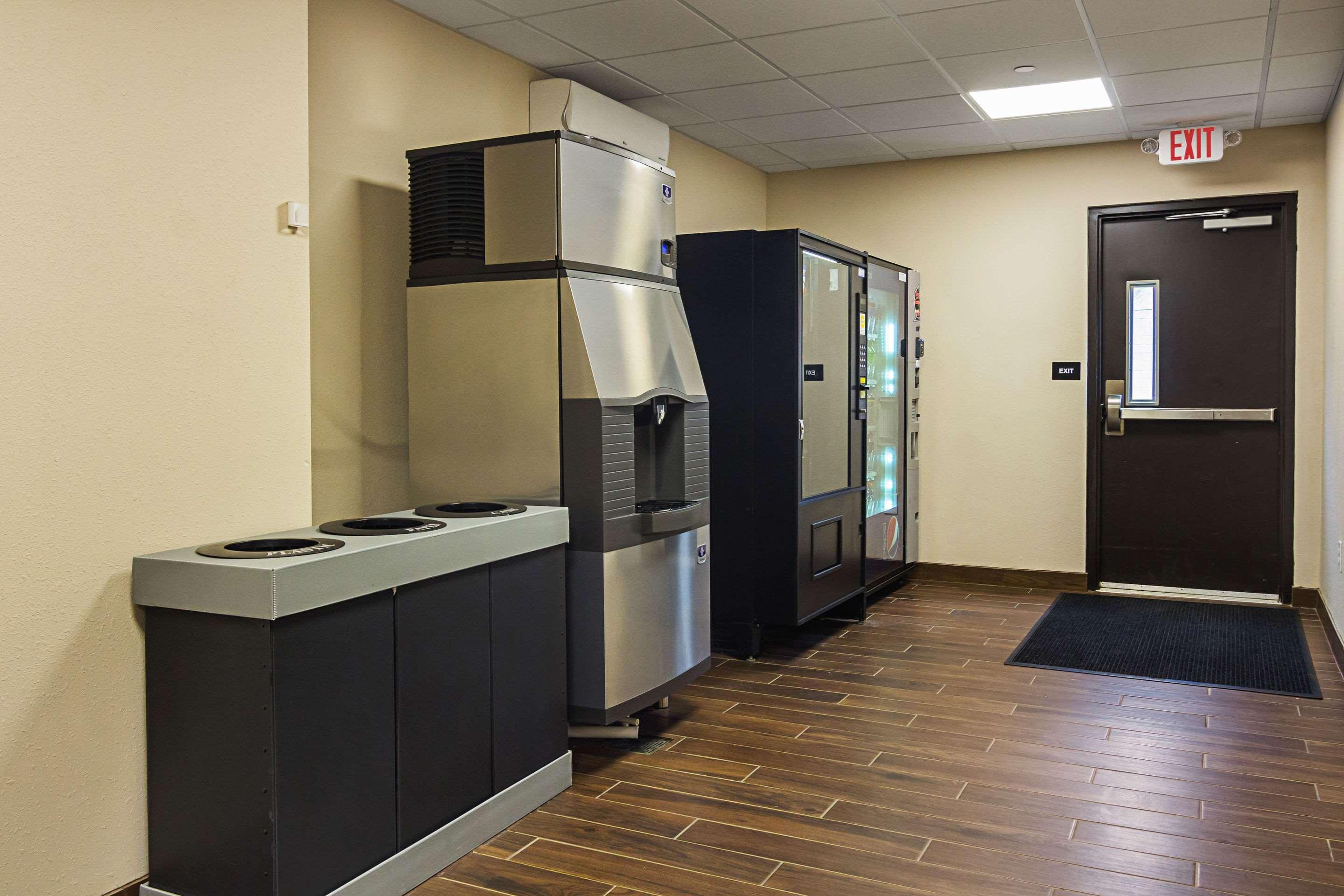 Suburban Studios Monaca - Pittsburgh Екстер'єр фото